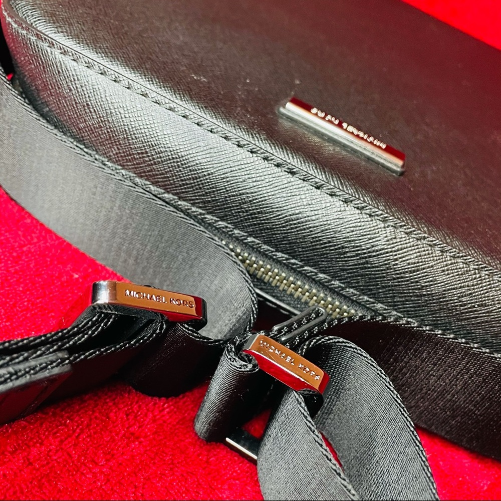 Michael Kors Men’s Andy Flight Bag Black Crossbody - Picture 8 of 15